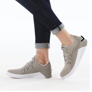 Sorel's Out N About Plus  waterproof Sneakers  Sz8.5 grey